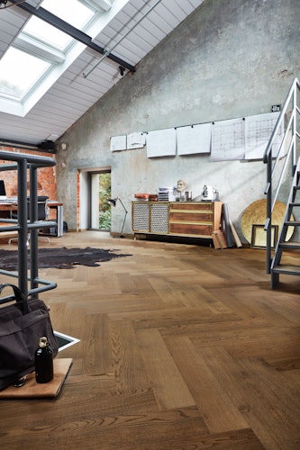 MEISTER Lindura-Holzboden HS 500 Fischgrätformat Eiche classic olivgrau Vintage-Struktur, gebürstet 8926 - ultramattlackiert