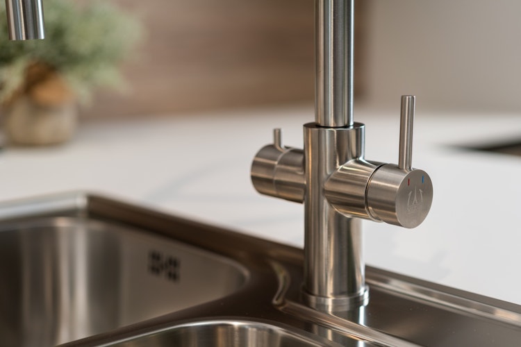 Kurzversion 47 cm - 5 Wege Wasserhahn Küchenarmatur, Edelstahl Massiv mit 360° schwenkbarem Auslauf, abnehmbare 2 strahl Handbrause, Gebürstet / Gelb