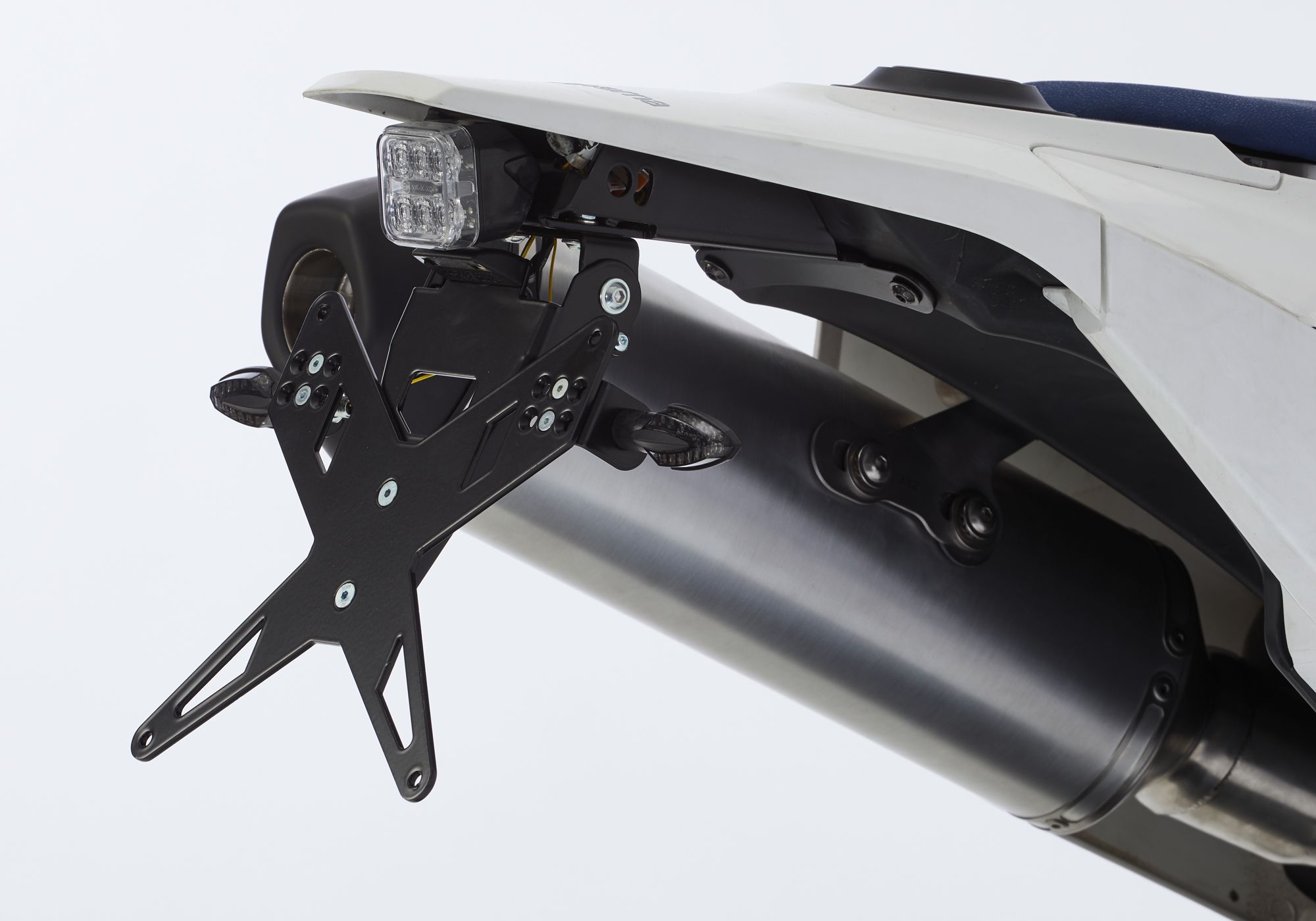 PROTECH X-SHAPE Kennzeichenhalter mit LED-Beleuchtung