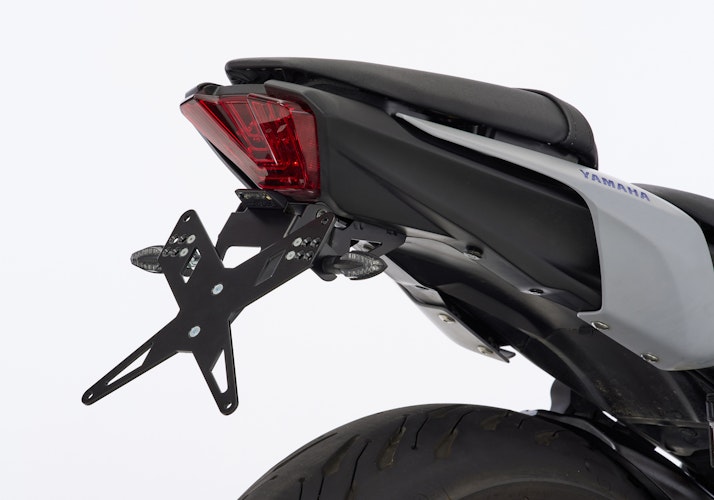 PROTECH X-SHAPE Kennzeichenhalter SET mit Reflektor und Beleuchtung Alu & Stahl Schwarz für YAMAHA MT-07
