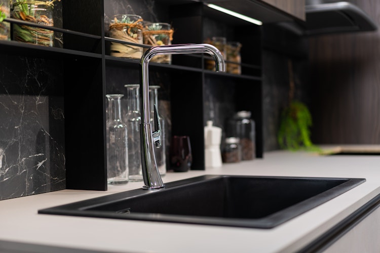 Wasserhahn Küchenarmatur, LEAF, mit 360° schwenkbarem N-Auslauf, Verchromt