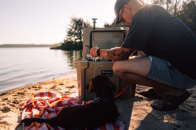 Petromax Kühlbox 25 Liter (sandfarben)