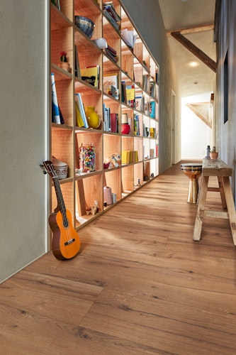 MEISTER Laminatboden MeisterDesign. laminate LL 150 S 2052 x 220 x 10 mm 06256 Eiche rustikal cognac Rohholz-Poren-Struktur