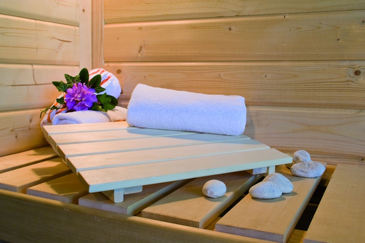 Karibu Sauna Mojave - Massivholzsauna mit Fronteinstieg 38 mm inkl. gratis Sauna-Zubehörset im Wert von 234,94 €