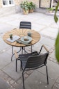 Cinas Balkon-Set ELLEN / PARC, Kaffeetisch Ø 80 cm + 2 Sessel, Aluminium Anthrazit / Teak