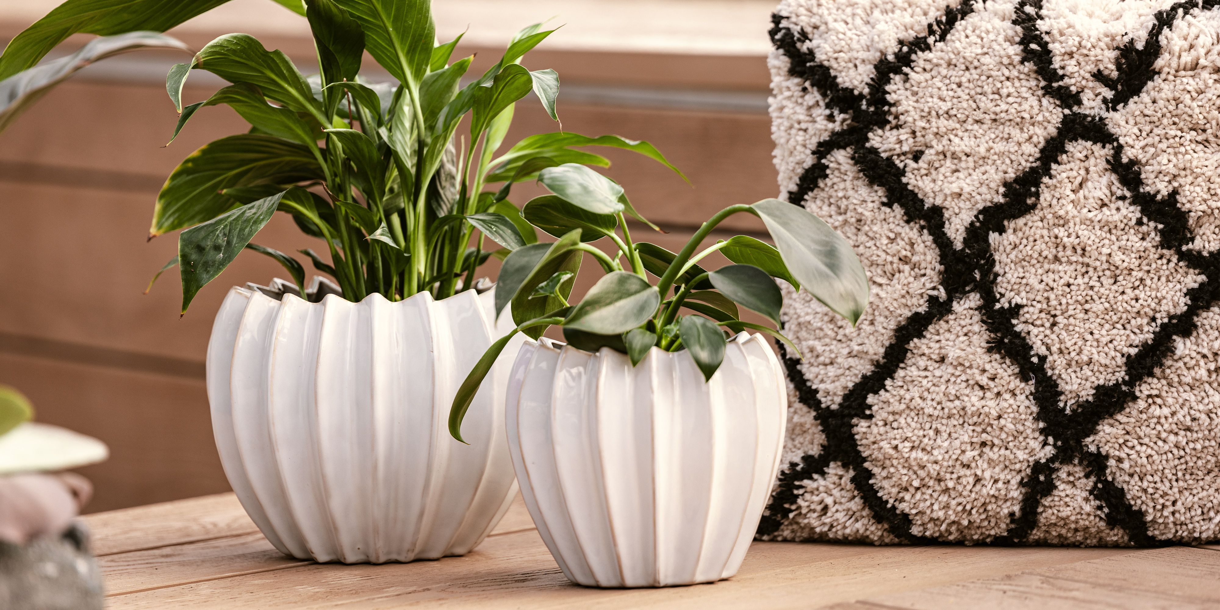 Wikholm form Design Pflanzgefäß / Blumentopf 2er Set Keramik weiß  ⌀ 15 x H 18 cm;  18 x H 22 cm