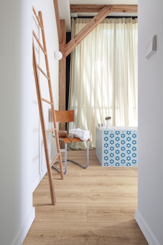 HANDMUSTER MEISTER Designboden MeisterDesign. next DD 500 S 6983 Stieleiche natur Porensynchron-Struktur