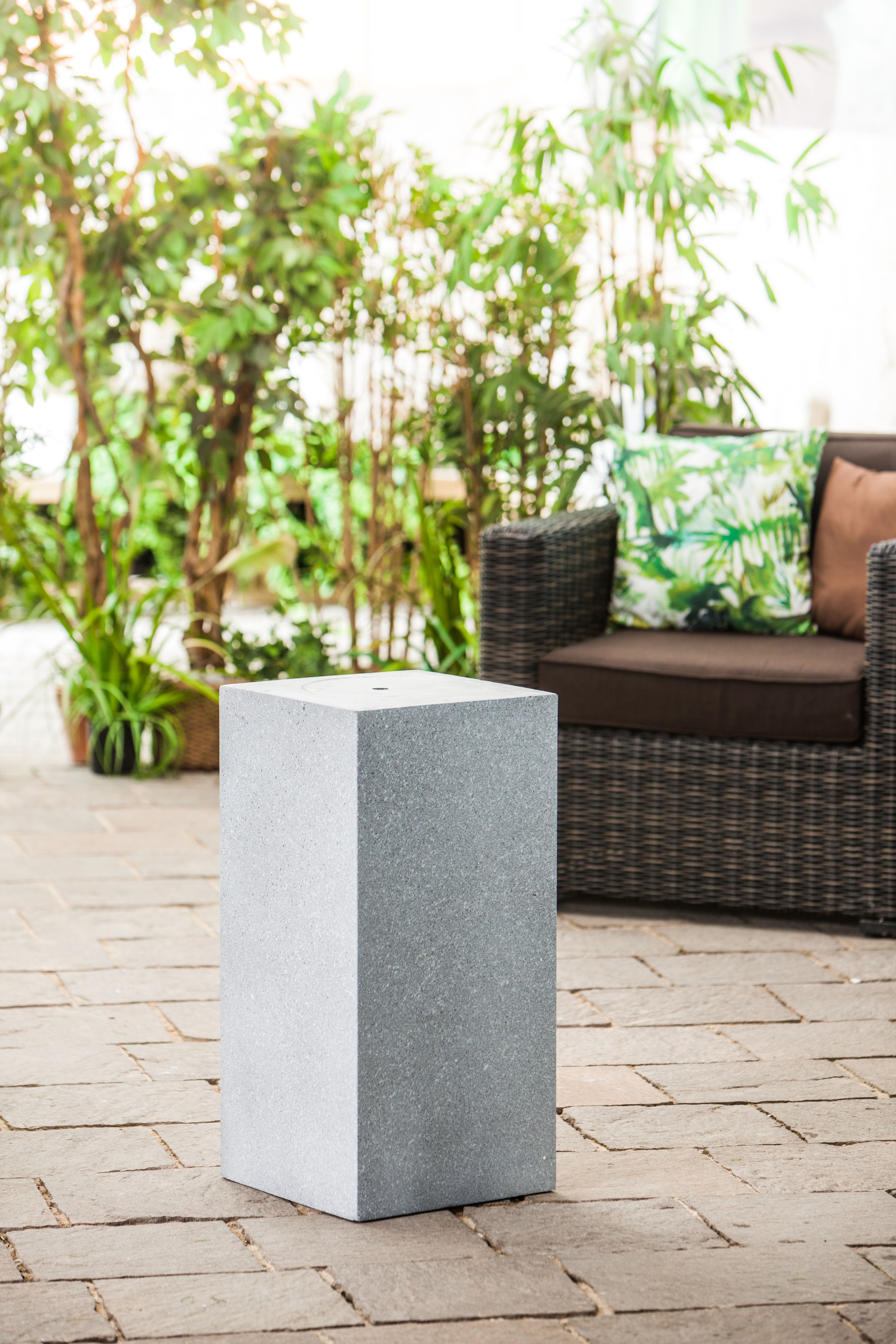 Heissner Gartenbrunnen-Sockel "Tower", granite color, 39x39x68cm (016612-09)