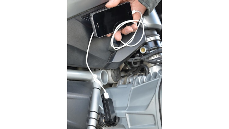 Baas Winkelstecker mit USB-Anschluss und Stopfdeckel