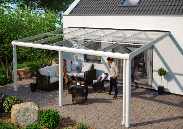 Skan Holz Aluminium Terrassenüberdachung Monza Breite 541 cm mit Echtglas-Dach