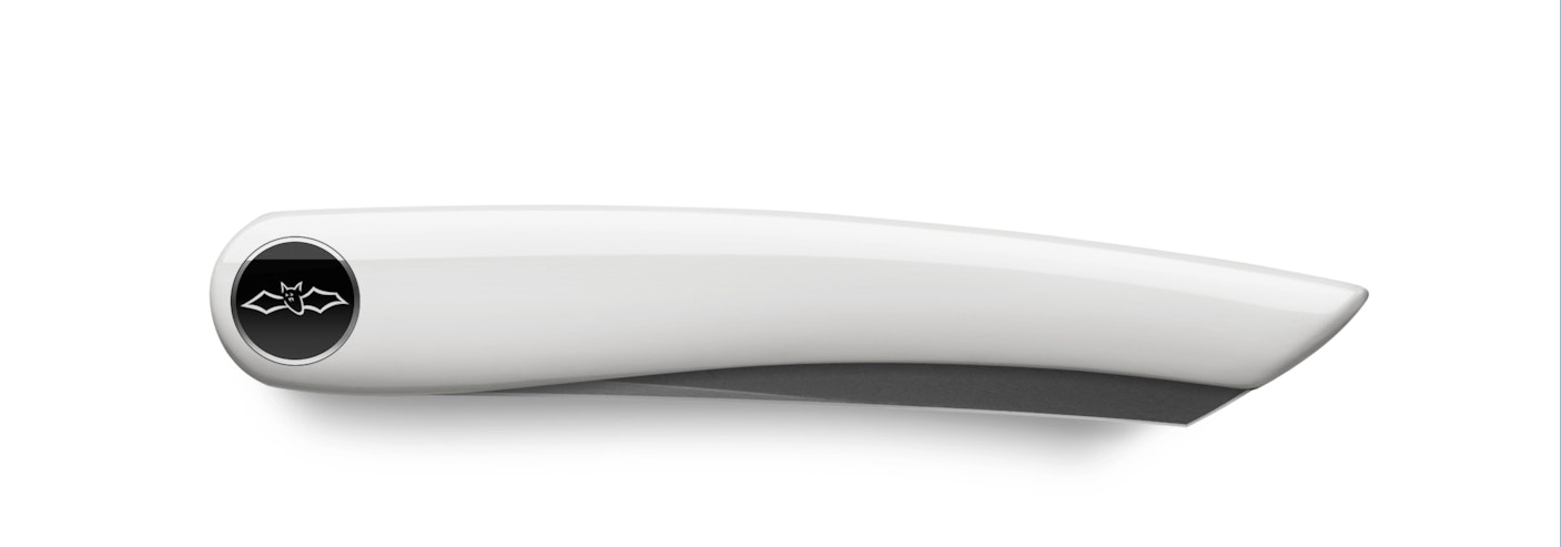 nesmuk_janus_folder_piano_laquer_white_closed
