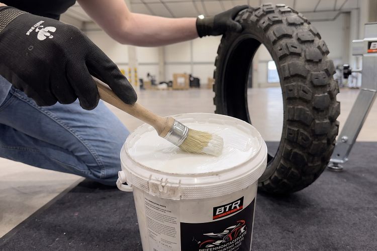 BTR Reifenmontagepaste 1 kg
