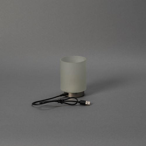 Konstsmide Weihnachtsbeleuchtung LED Kerze, mattes Glas, silberner Sockel, dimmbar, batteriebetrieben, 1,8m USB Kabel