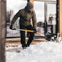 Fiskars Schneeräumer X-series 1057178