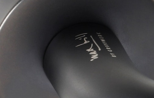 Griffwerk_Max_Bill_Signatur_Piktogramm_Graphitschwarz