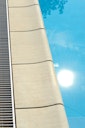 Vorschaubild WESERWABEN® Pool- / Beckenrandsteine gewölbt - Aquitaine Betonweiß