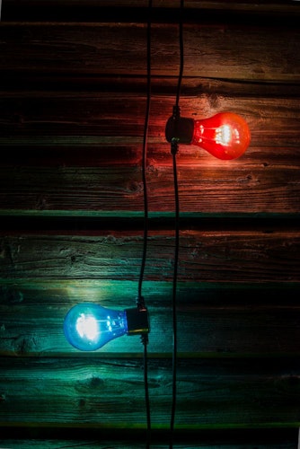 Konstsmide Ganzjahresbeleuchtung  LED Biergartenkette Timer 5bunte Birnen 40 warmweiß