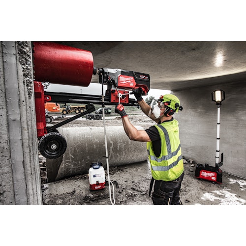 Milwaukee MXFTLIC-601 MX FUEL™ Akku-Kompaktbaustellenstrahler 4933498072