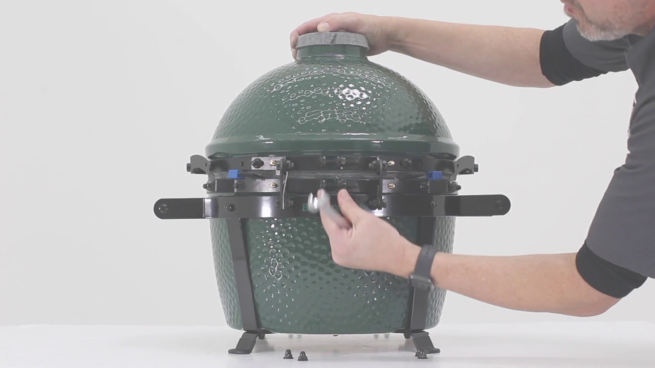 Big Green Egg Kamado Grill MINIMAX inkl. Carrier und original BGE Holzkohle 9 kg